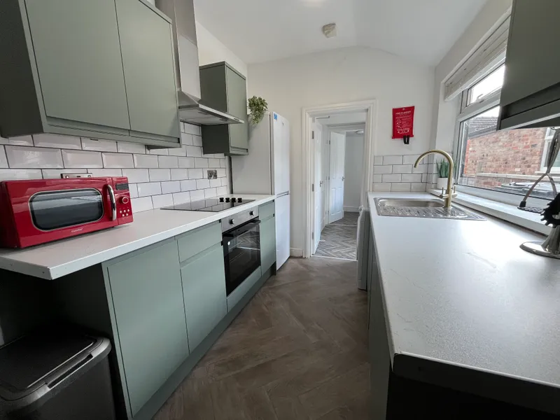 West End // Modern 4 Bed House // JUL 2026 - Image 3
